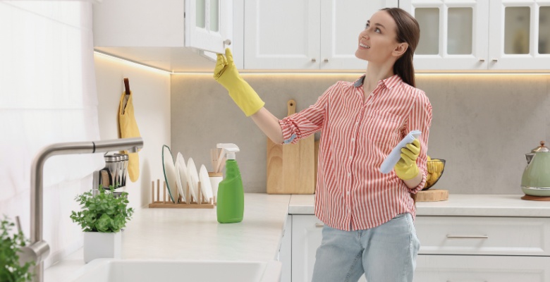 limpieza de la cocina completa antes de irte de vacaciones